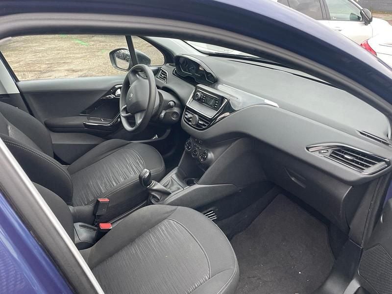 Blau Gebraucht 2016 Peugeot 208 Kleinwagen | 5.500 € - Bild 1/4