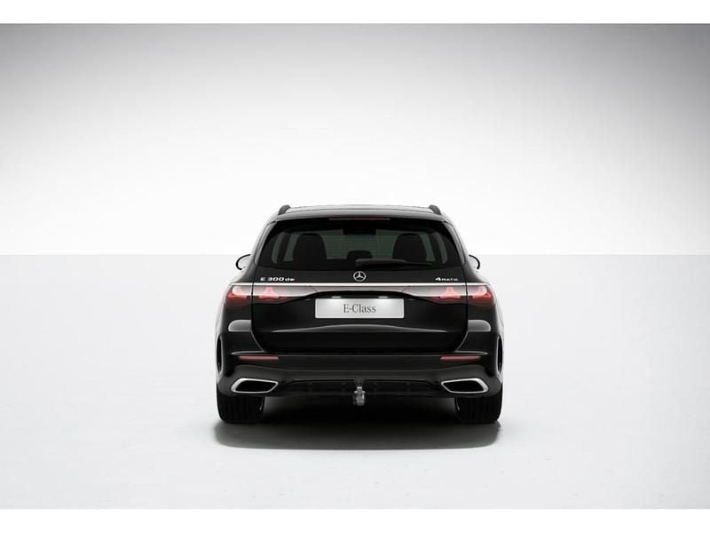 Gebraucht Mercedes E300 AMG 197 PS (144 kW) 2024 Metalliclack obsidianschwarz Kombi