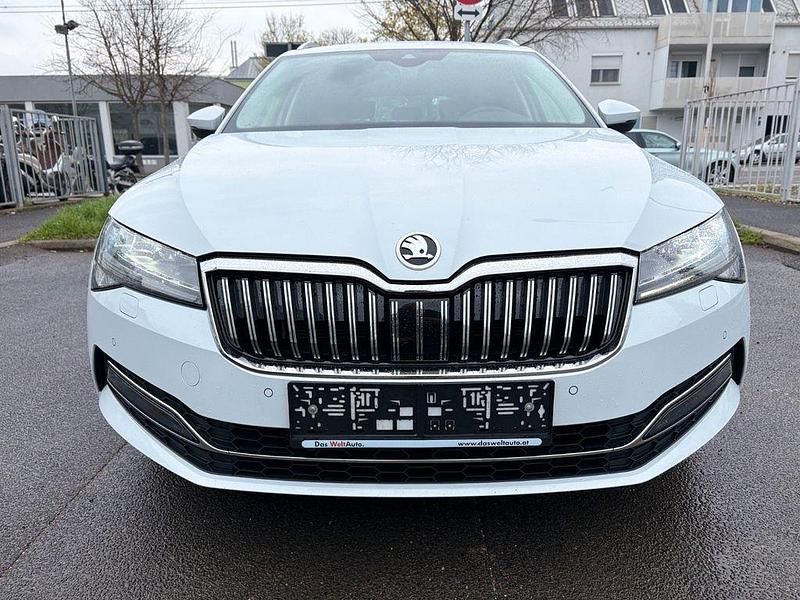 Gebraucht Skoda Superb Style 150 PS (110 kW) 2022 Weiß Kombi