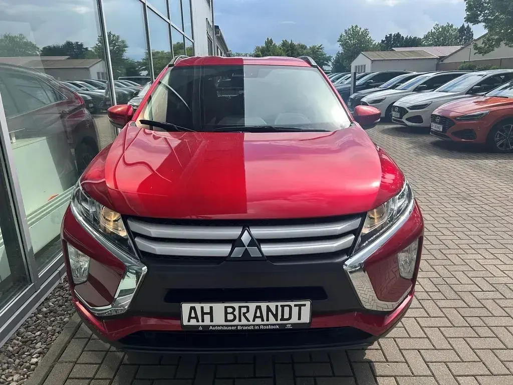 Gebraucht Mitsubishi Eclipse Cross Basis 163 PS (119 kW) 2019 Rot SUV