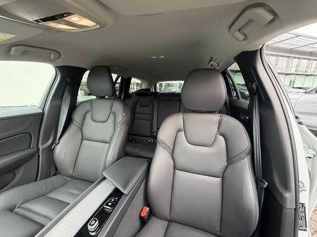 Gebraucht Volvo V60 145 PS (106 kW) 2024 Kombi