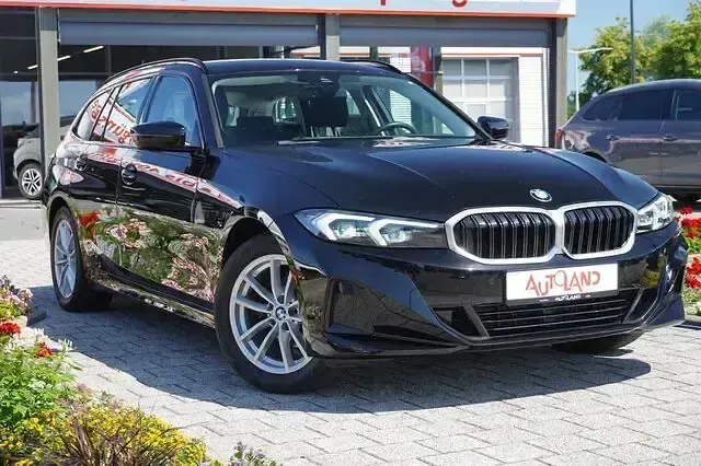 Gebraucht BMW 318 156 PS (114 kW) 2023 Schwarz uni Kombi