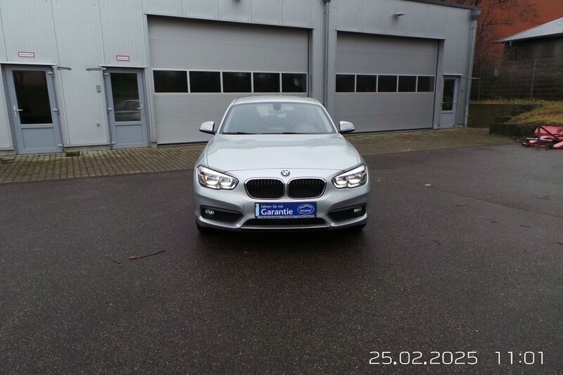 Silber Gebraucht 2018 BMW 116 Advantage Kleinwagen | 11.470 € (Guter Preis) - Bild 1/4