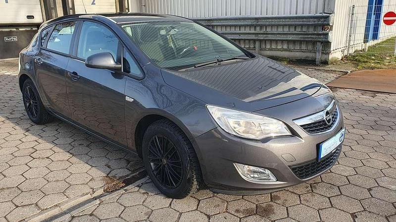 Gebraucht Opel Astra Edition 101 PS (74 kW) 2010 Karbongrau Kleinwagen