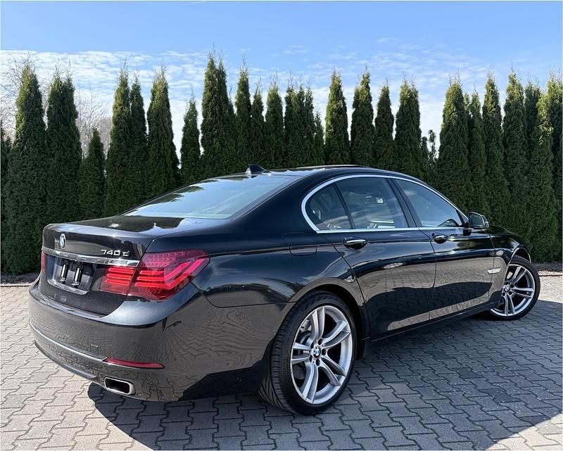 Gebraucht BMW 740 313 PS (230 kW) 2013 Schwarz Limousine