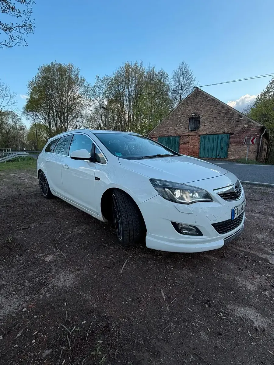 Gebraucht Opel Astra OPC 110 PS (80 kW) 2012 Weiß Kombi