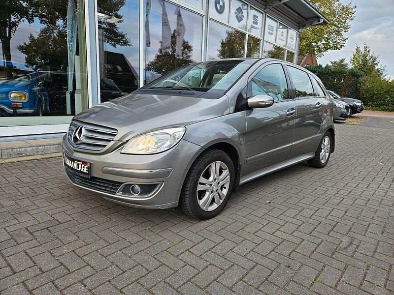 Grau Gebraucht 2006 Mercedes B170 Van / Kleinbus | 1.990 € (Fairer Preis) - Bild 1/4