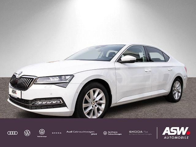 Moonweiss metallic Gebraucht 2022 Skoda Superb Style Limousine | 29.930 € (Etwas zu teuer) - Bild 1/4