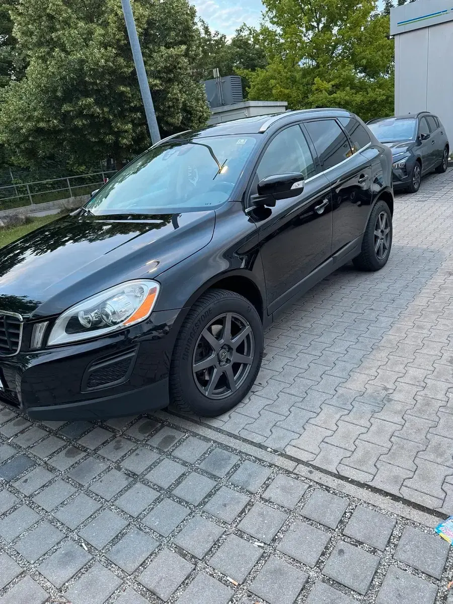 Gebraucht Volvo XC60 215 PS (158 kW) 2012 Schwarz SUV