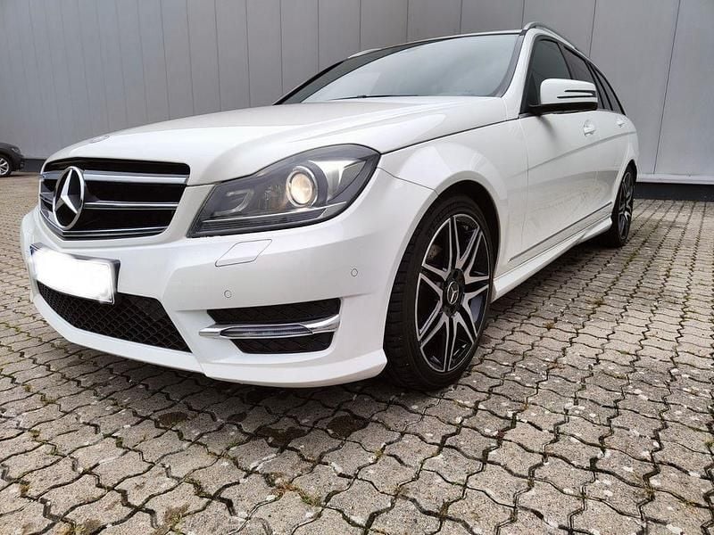 Weiß Gebraucht 2013 Mercedes C220 AMG Limousine | 13.500 € (Teuer) - Bild 1/4