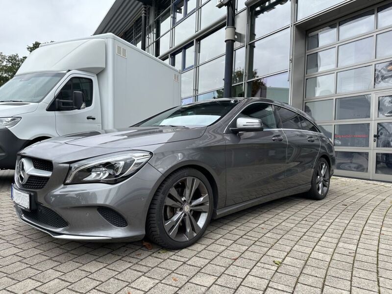 Gebraucht Mercedes CLA180 Shooting Brake 122 PS (89 kW) 2017 Schwarz Kombi