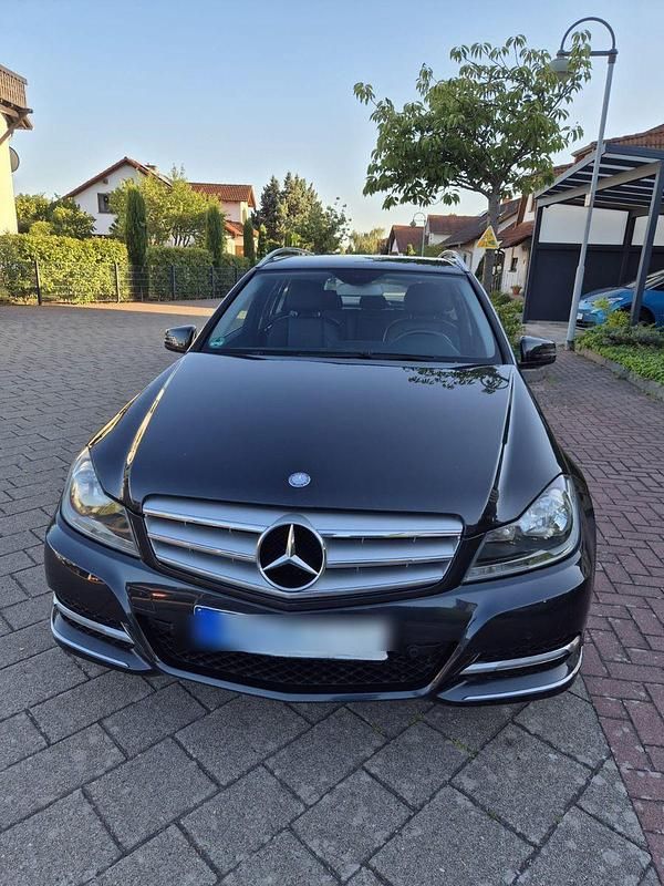 Schwarz Gebraucht 2012 Mercedes C180 Avantgarde Kombi | 7.799 € (Guter Preis) - Bild 1/4