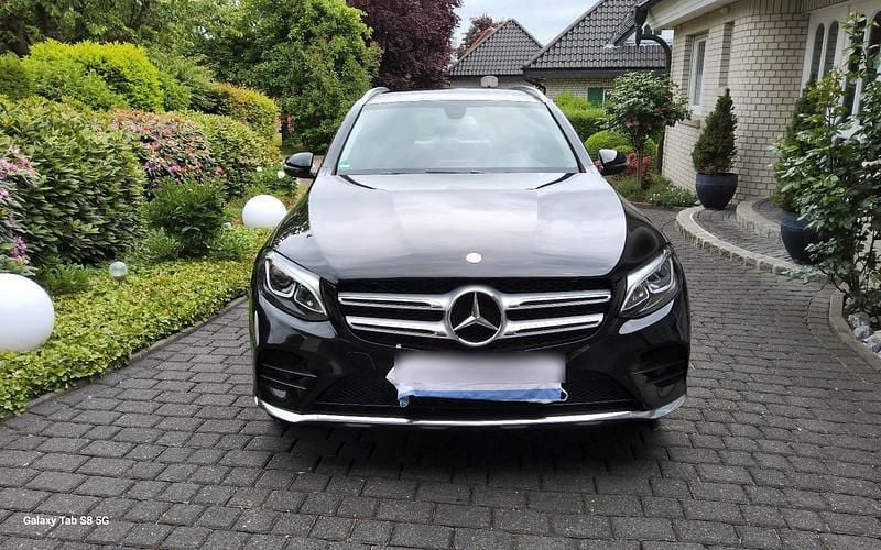 Schwarz Gebraucht 2017 Mercedes GLC250 SUV | 24.900 € (Guter Preis) - Bild 1/4