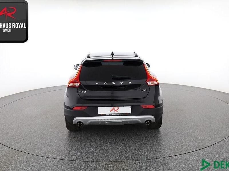 Gebraucht Volvo V40 CC Plus 190 PS (139 kW) 2017 Onyx black Kombi