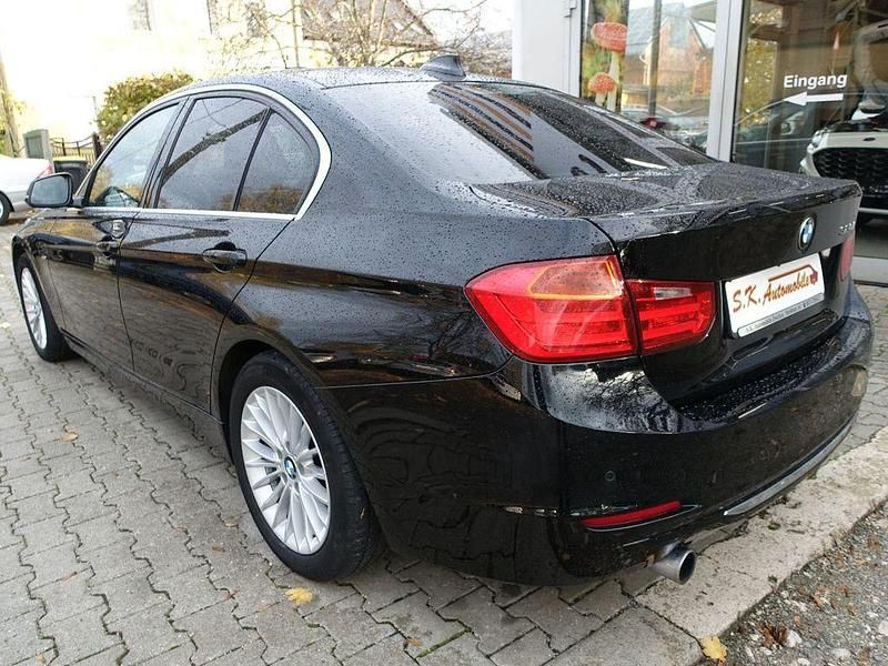 Gebraucht BMW 320 Luxury Line 184 PS (135 kW) 2012 Schwarz Limousine