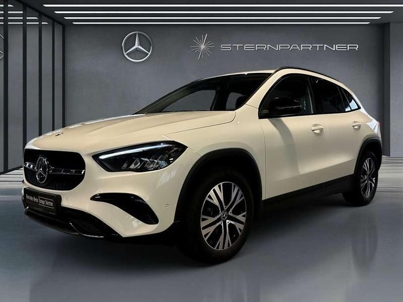 Gebraucht Mercedes GLA250 Progressive 218 PS (160 kW) 2024 Weiß SUV