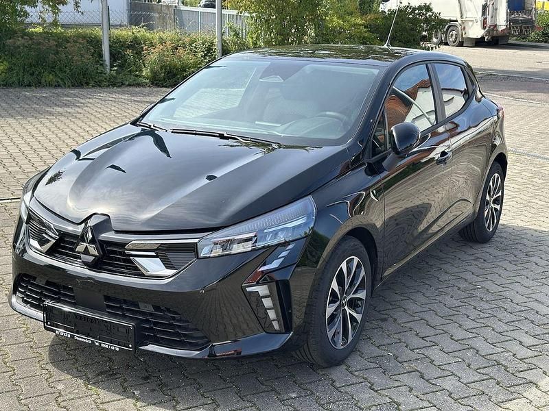 Neu Mitsubishi Colt Plus 91 PS (66 kW) 2025 Schwarz Limousine