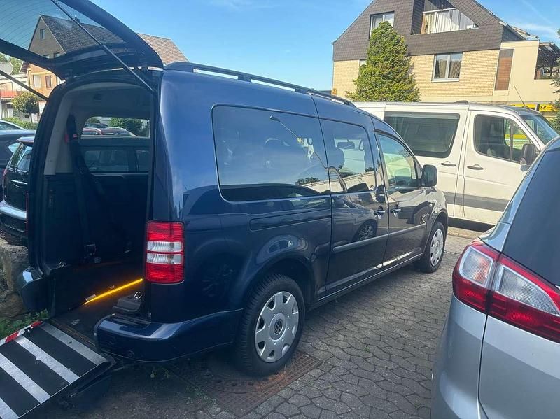 Second-hand VW Caddy Maxi 102 CP (75 kW) 2012 Albastru Monovolum
