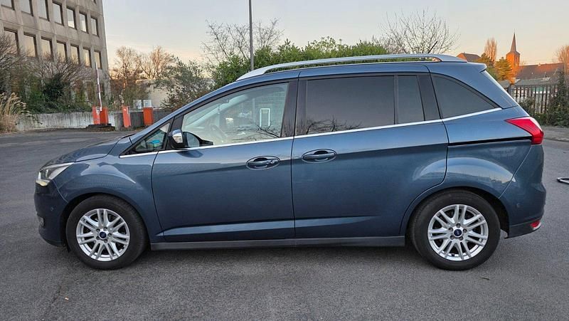 Gebraucht Ford Grand C-Max Titanium 150 PS (110 kW) 2019 Blau Van / Kleinbus