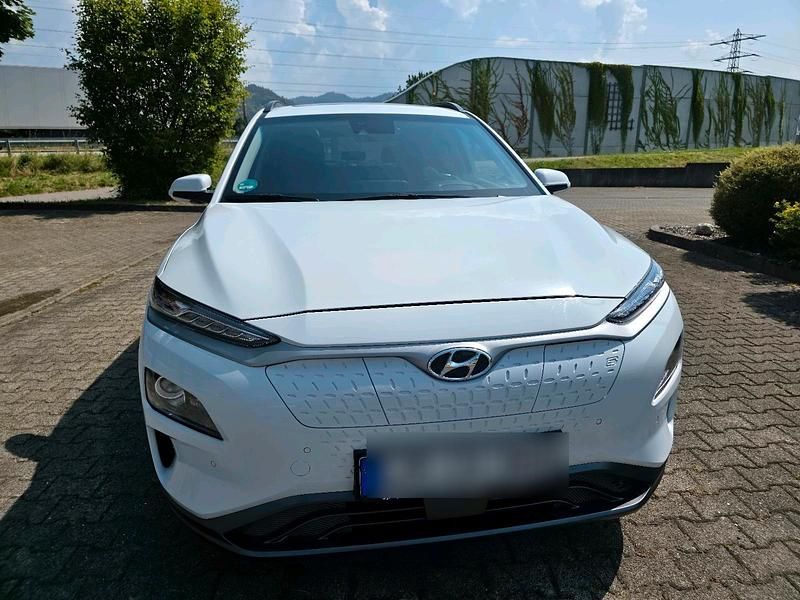 Weiß Gebraucht 2019 Hyundai Kona Premium SUV | 16.900 € (Guter Preis) - Bild 1/4