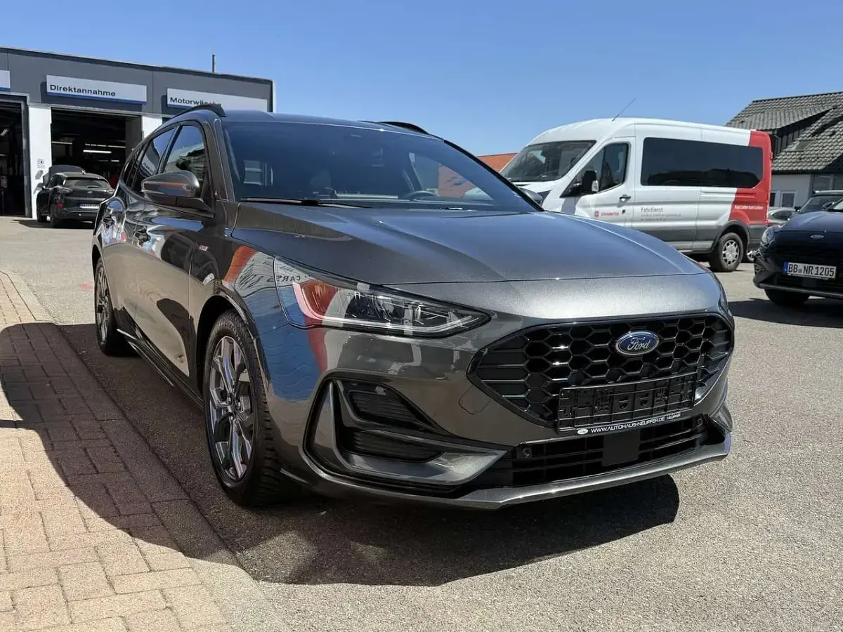 Usata Ford Focus ST-Line 155 CV (114 kW) 2024 Grigio Station wagon