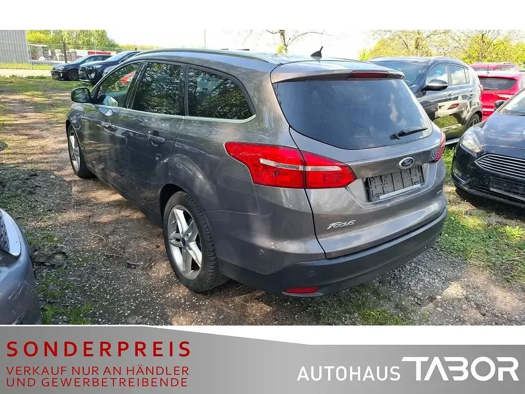 Używany Ford Focus Titanium 182 KM (133 kW) 2015 Brązowy Sedan/Limuzyna