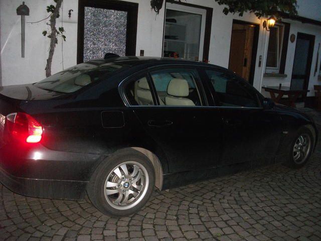 Gebraucht BMW 325 218 PS (160 kW) 2006 Schwarz metallic Limousine