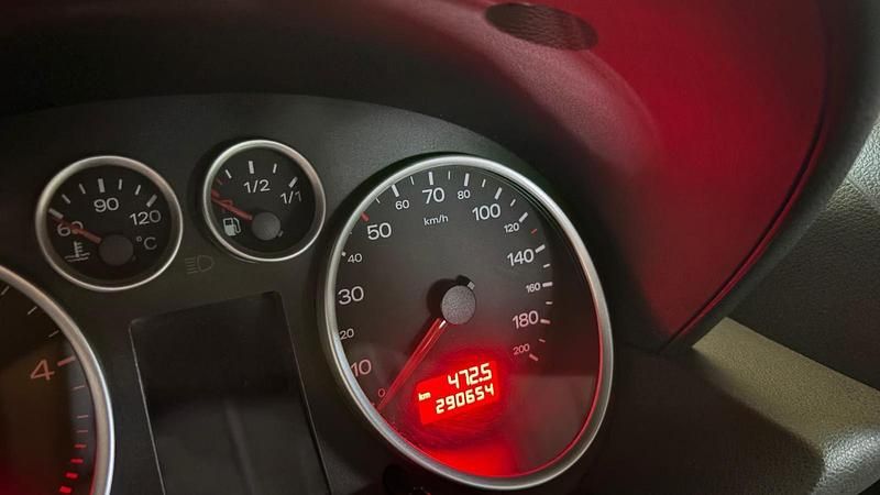 Usado Audi A2 61 HP (44 kW) 2002 Prateado Citadino