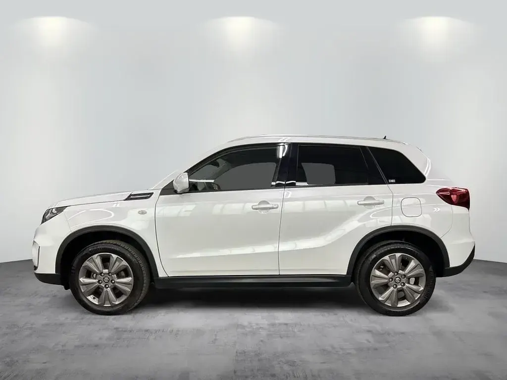 Gebraucht Suzuki Vitara Comfort 129 PS (94 kW) 2021 Cool white pearl SUV