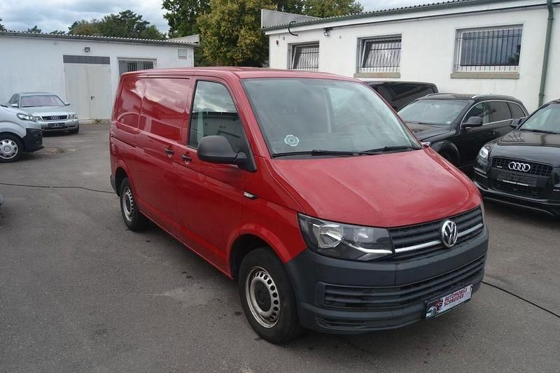 Gebraucht VW Transporter 84 PS (61 kW) 2018 Rot Van