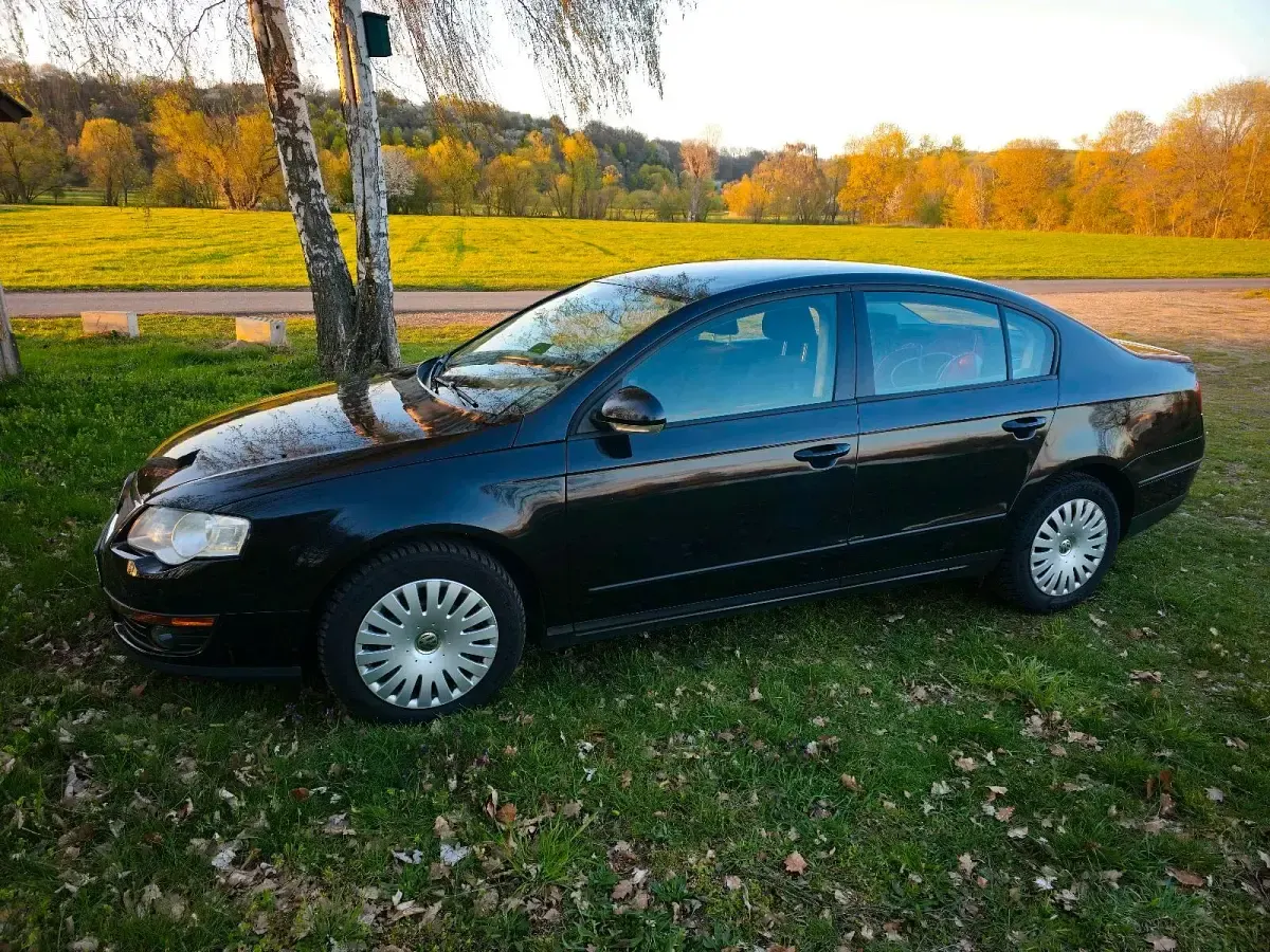 Używany VW Passat 122 KM (89 kW) 2010 Czarny Sedan/Limuzyna