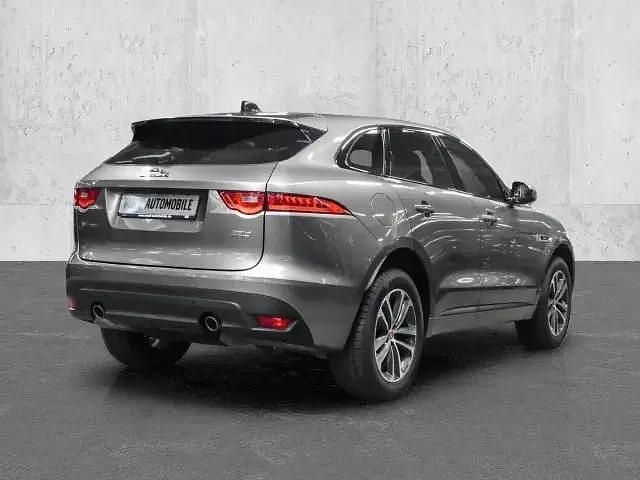 Gebraucht Jaguar F-Pace R-Sport 244 PS (179 kW) 2020 Silicon silver (metallic) SUV