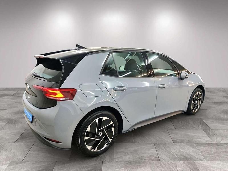 Gebraucht VW ID.3 Pure 110 kW (150 PS) 2022 Mondsteingrau/schwarz Kleinwagen