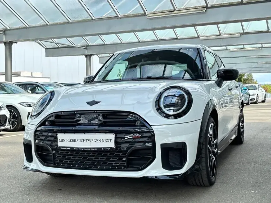 Używany Mini Cooper S 204 KM (150 kW) 2025 Biały Hatchback