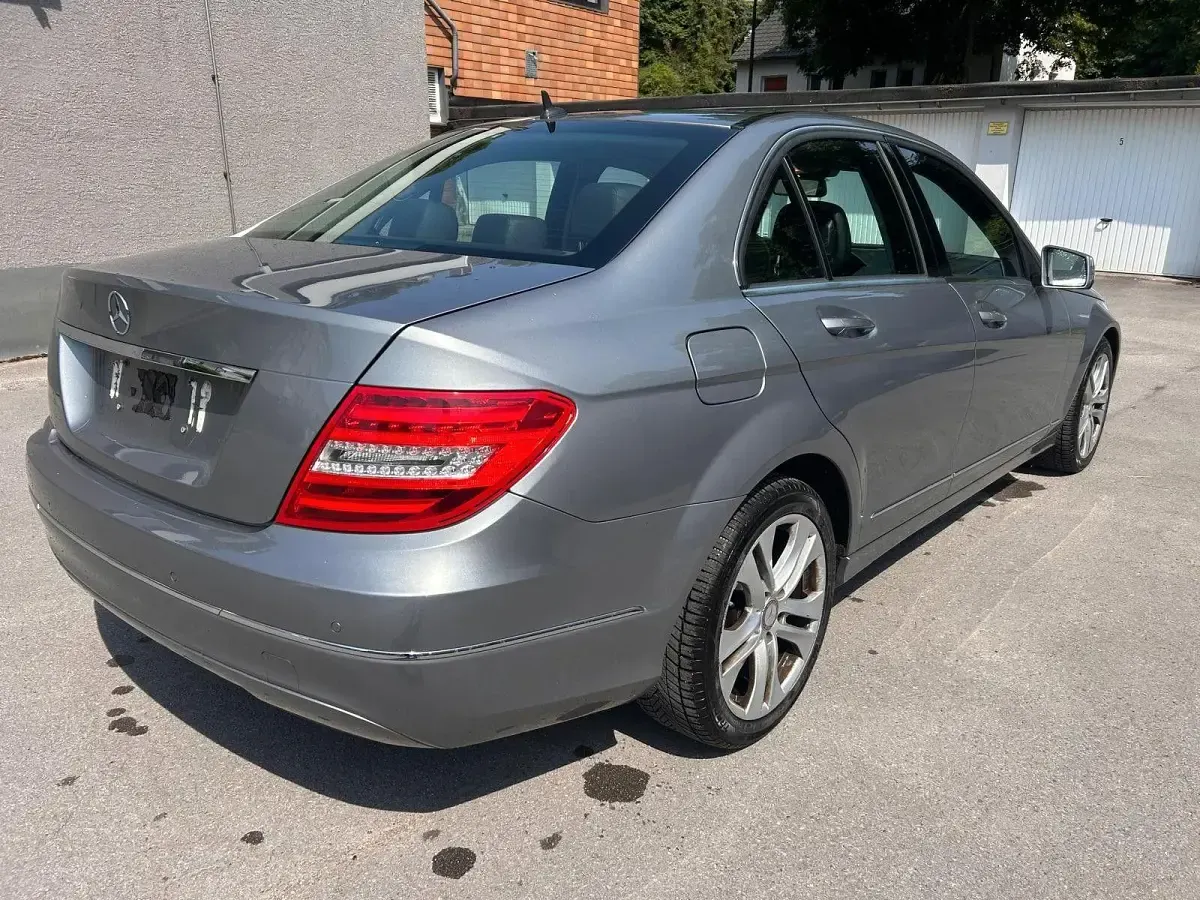 Gebraucht Mercedes C200 Elegance 136 PS (100 kW) 2012 Grau Limousine