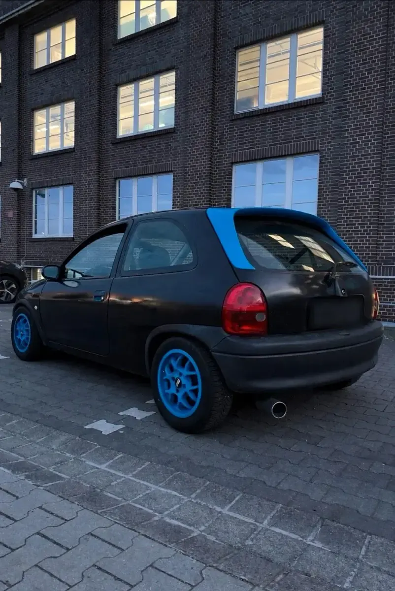 Gebraucht Opel Corsa Edition 65 PS (47 kW) 2000 Schwarz Kleinwagen