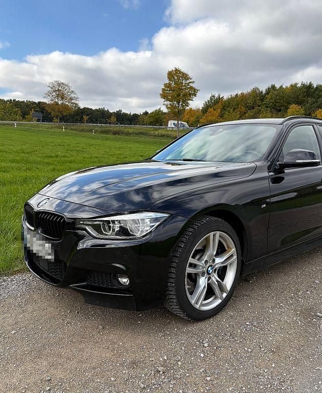 Schwarz Gebraucht 2016 BMW 340 M Sport Kombi | 26.500 € (Guter Preis) - Bild 1/4