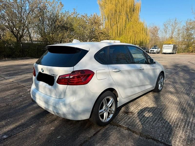 Gebraucht BMW 216 Basis 115 PS (84 kW) 2015 Weiß Kombi