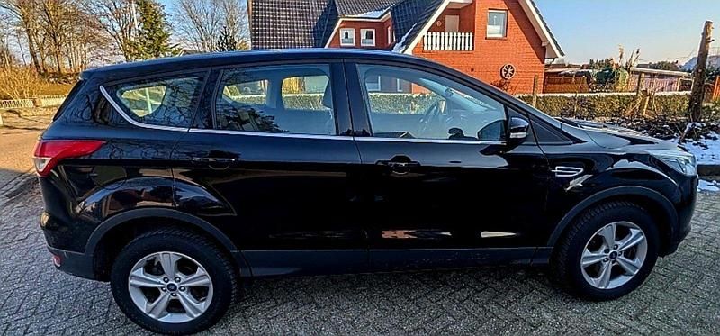 Gebraucht Ford Kuga 180 PS (132 kW) 2016 Schwarz SUV