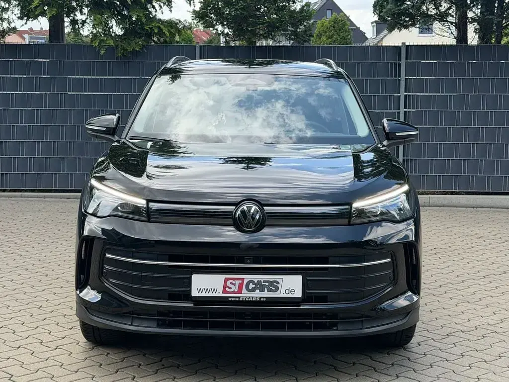 Gebraucht VW Tiguan Goal 131 PS (96 kW) 2025 Schwarz SUV