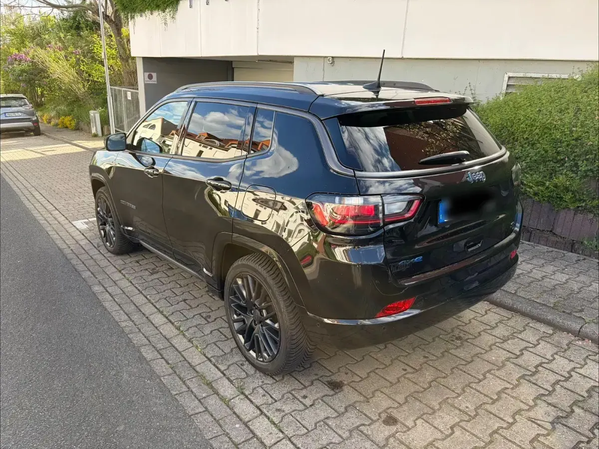 Usado Jeep Compass 241 HP (177 kW) 2021 Preto SUV