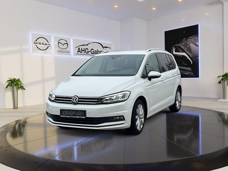 Gebraucht VW Touran Highline 150 PS (110 kW) 2020 Weiß Van / Kleinbus