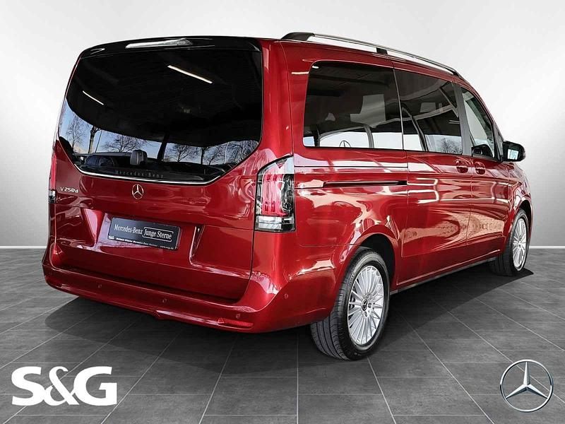 Gebraucht Mercedes E250 Style 140 PS (102 kW) 2025 Hyazinthrot metallic Kombi