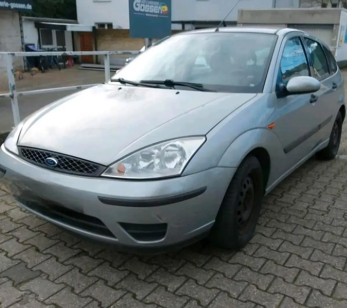 Second-hand Ford Focus 115 CP (84 kW) 2003 Argintiu Hatchback