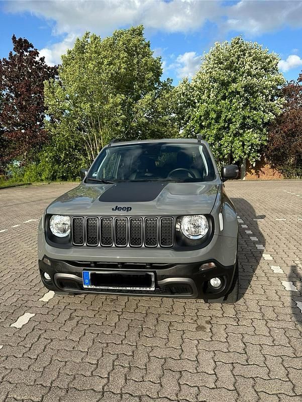 Grau Gebraucht 2022 Jeep Renegade SUV | 23.500 € (Superpreis) - Bild 1/4