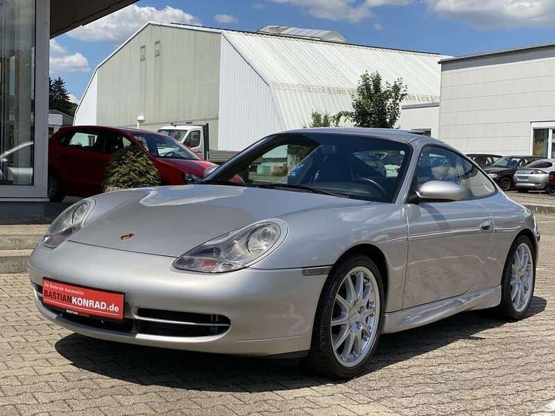 Silber Gebraucht 2000 Porsche 911 Carrera 4 Coupé | 33.996 € (Fairer Preis) - Bild 1/4