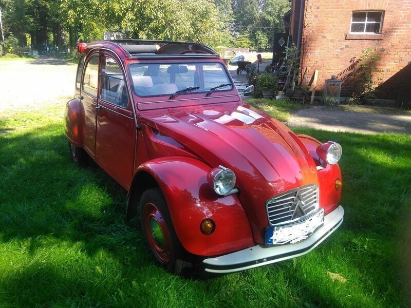 Rot Gebraucht 1989 Citroën 2CV Limousine | 15.000 € - Bild 1/4