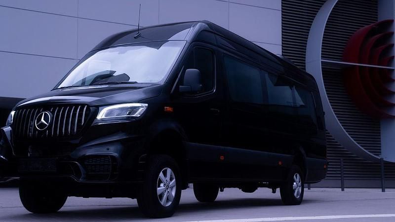 Gebraucht Mercedes Sprinter 190 PS (139 kW) 2025 Schwarz Van