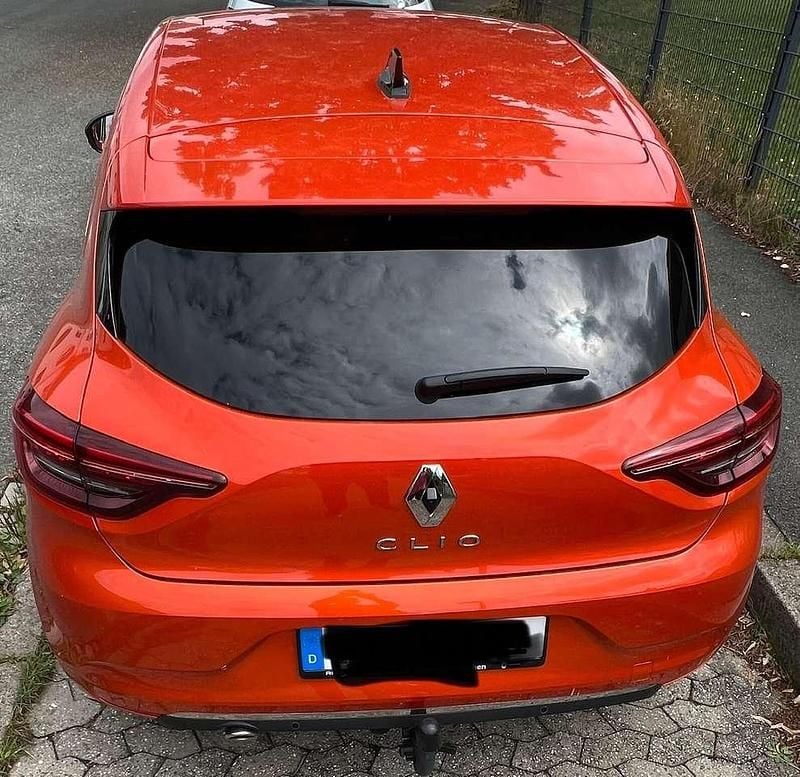 Orange Gebraucht 2022 Renault Clio V Techno Limousine | 16.500 € (Guter Preis) - Bild 1/4