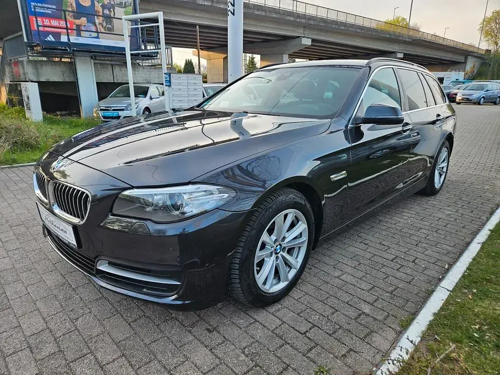 Gebraucht BMW 525 Sport Line 218 PS (160 kW) 2014 Grau Kombi